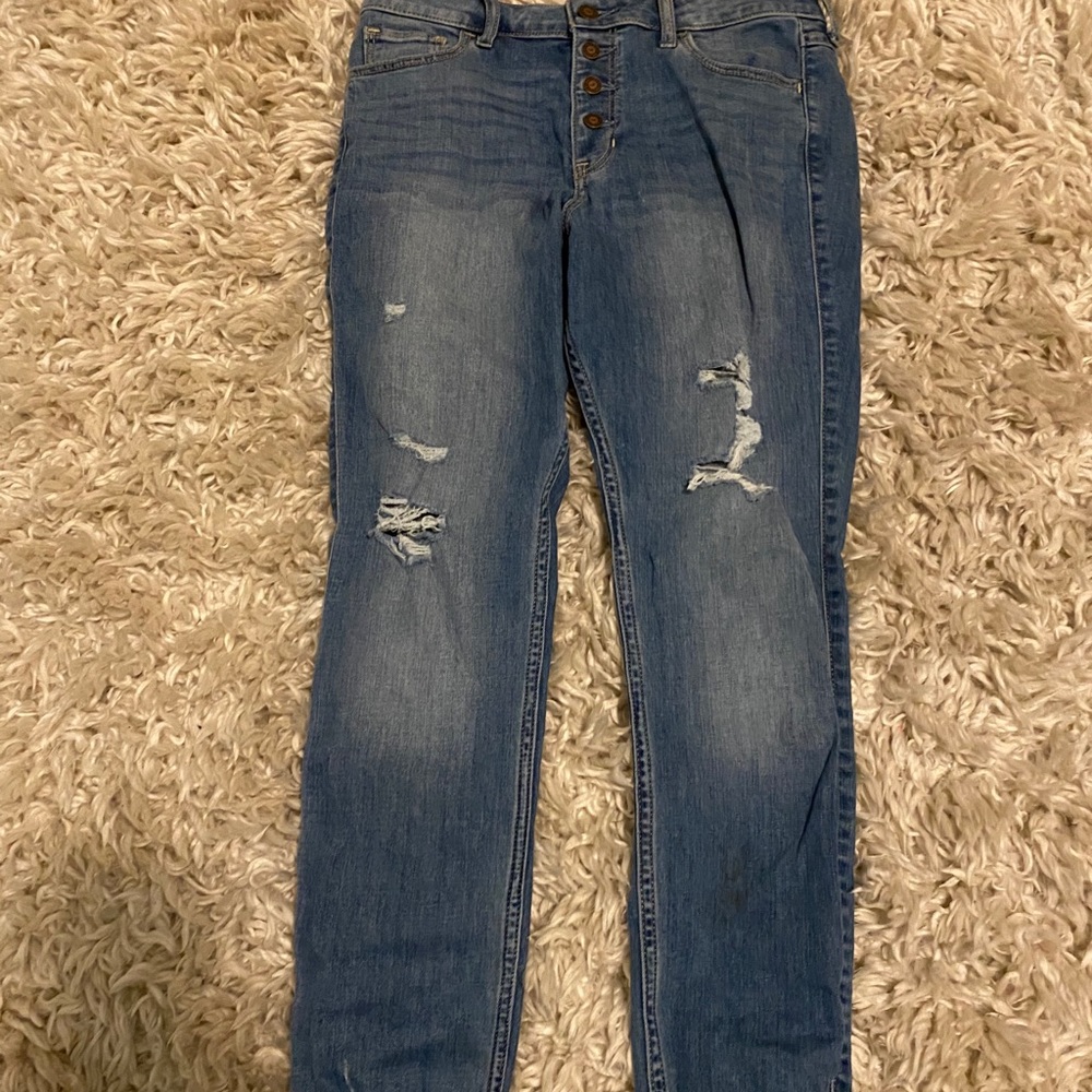 Medium wash Hollister ripped jeans